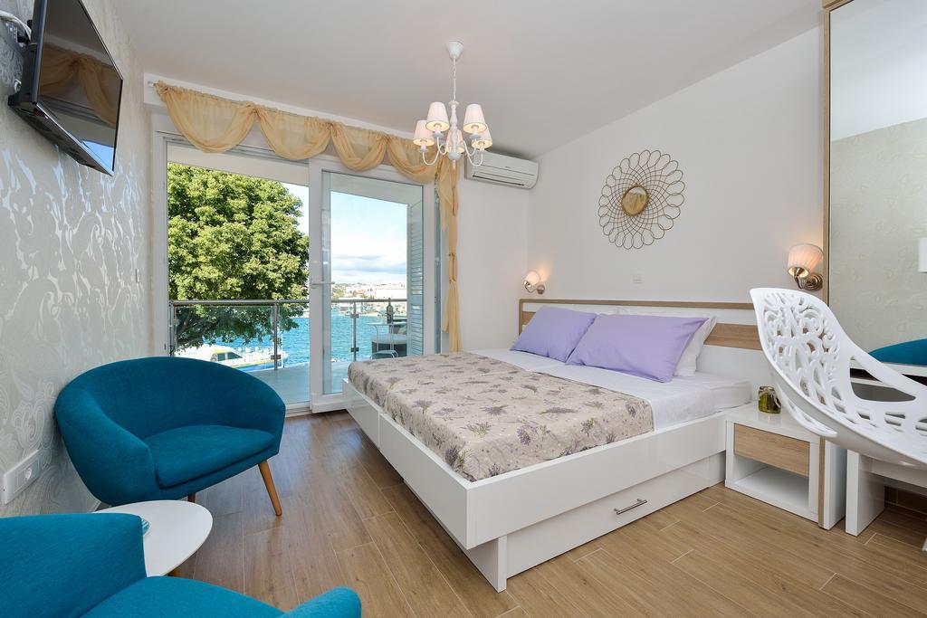 Lavender Apt. W. Balcony In Old Town Zadar Exterior foto